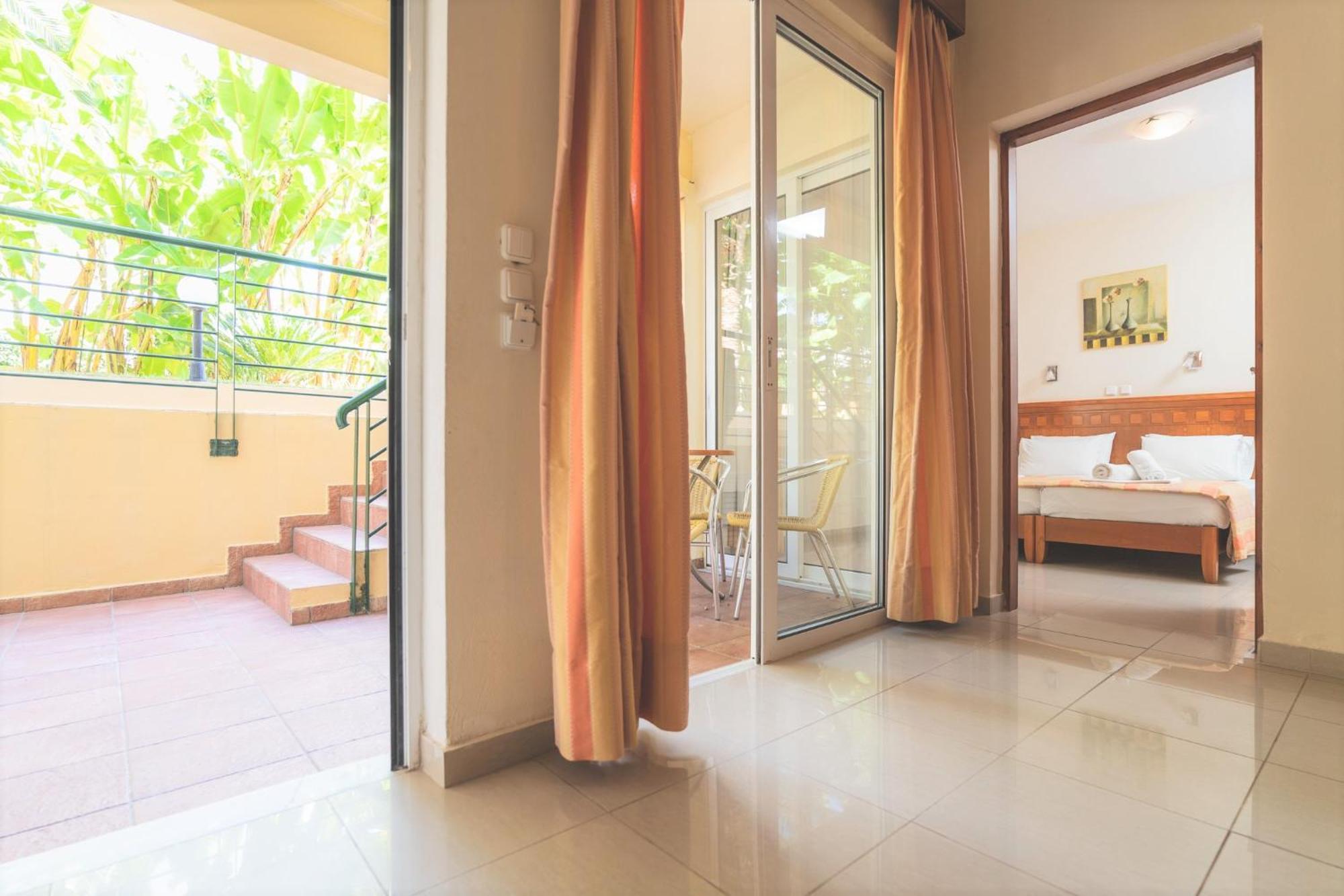 Helios Apartments Kato Daratso Bagian luar foto