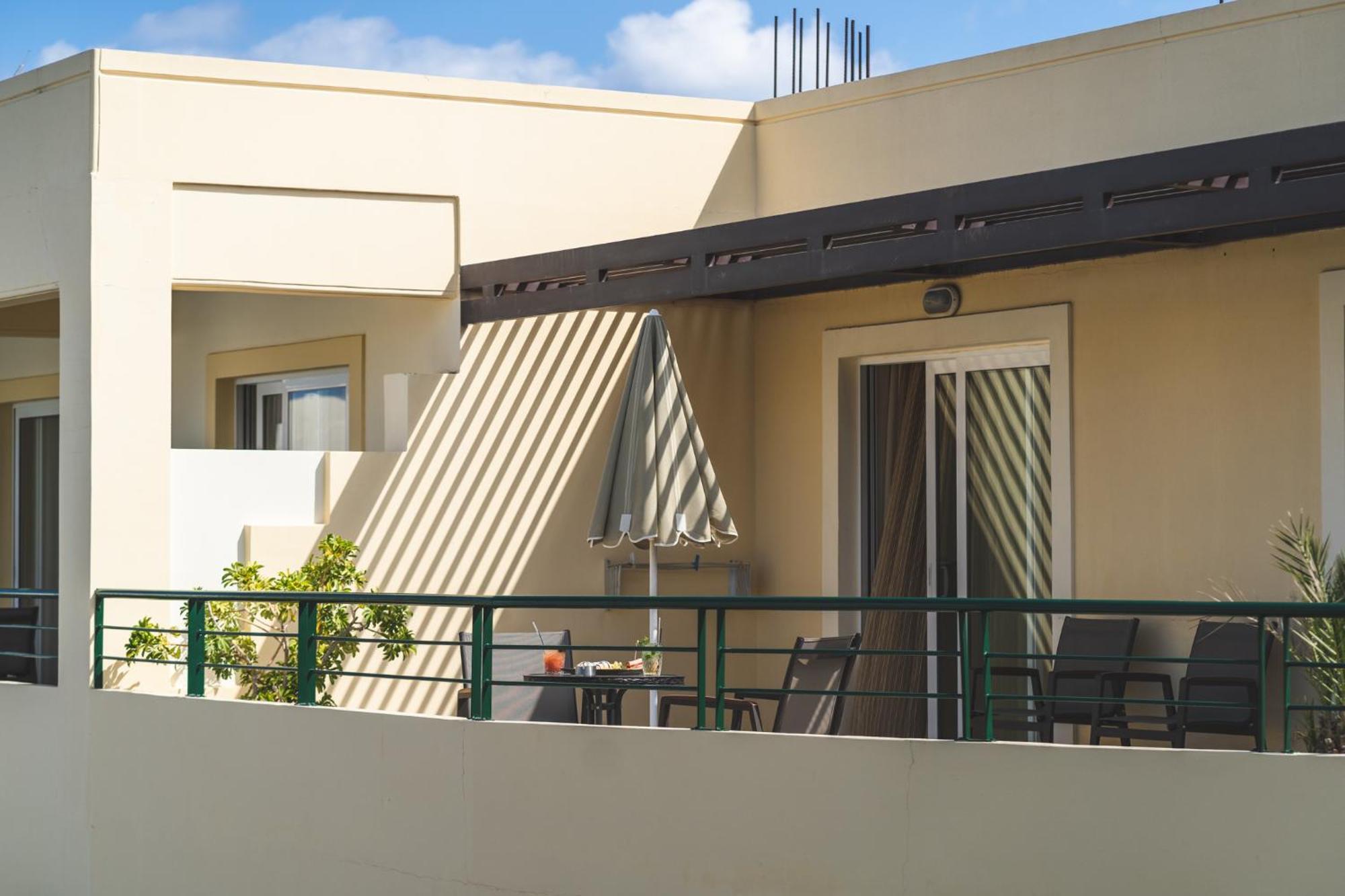 Helios Apartments Kato Daratso Ruang foto
