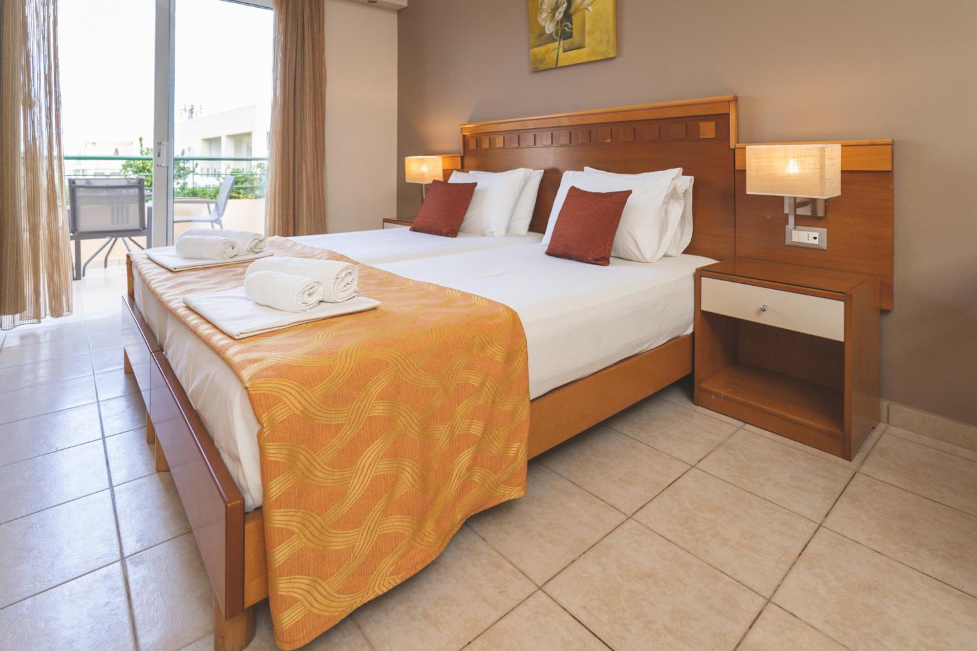 Helios Apartments Kato Daratso Ruang foto
