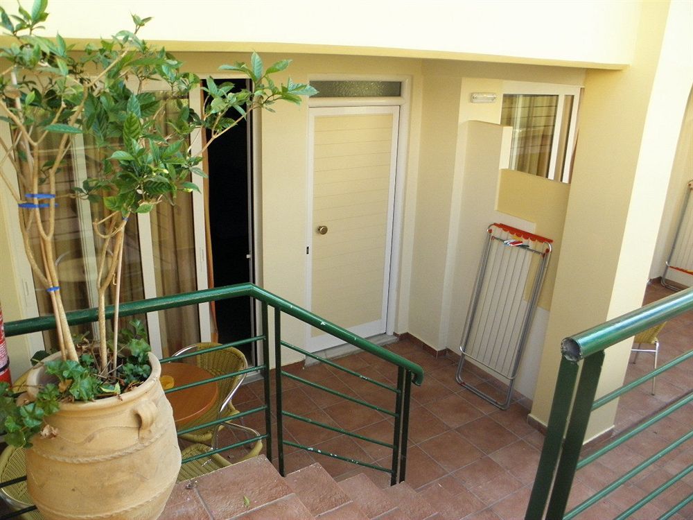 Helios Apartments Kato Daratso Bagian luar foto