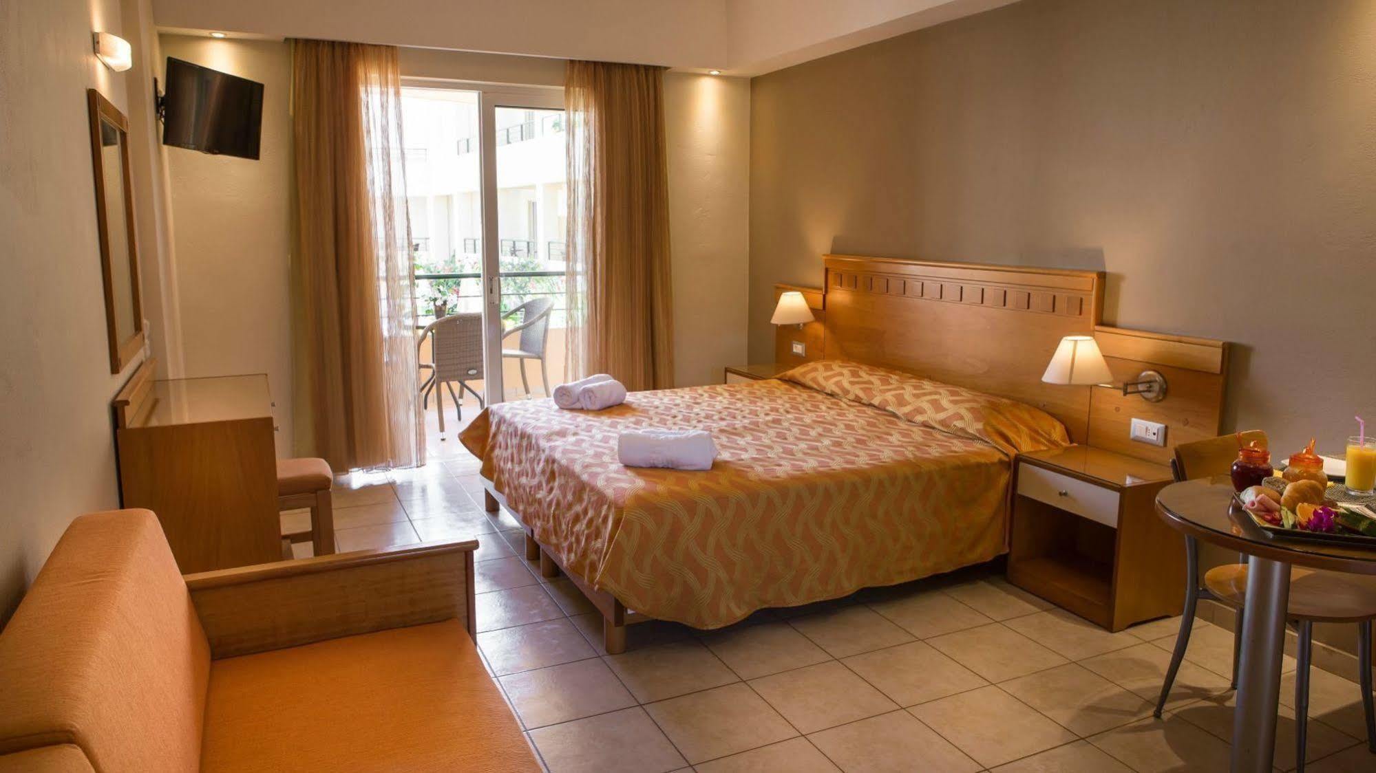 Helios Apartments Kato Daratso Bagian luar foto