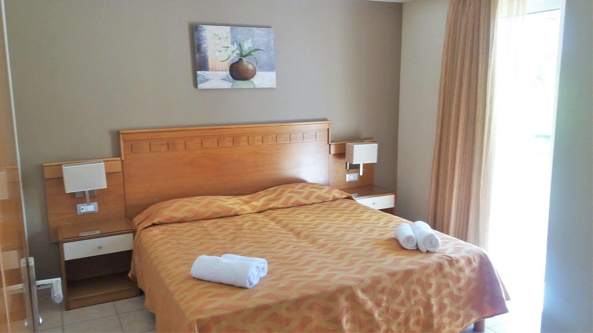 Helios Apartments Kato Daratso Bagian luar foto